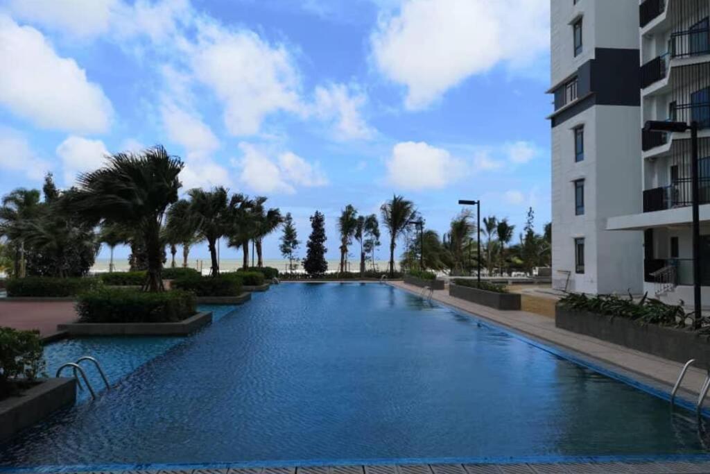Timurbay Studio Apartment Facing Beautiful Beach Kuantan Exterior foto