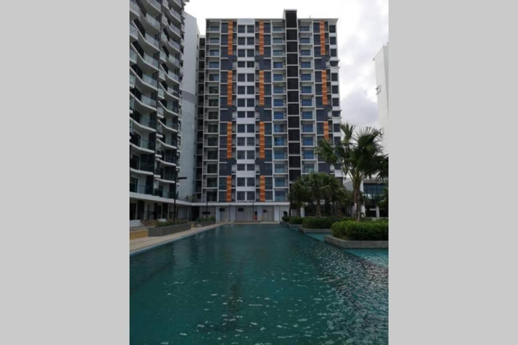 Timurbay Studio Apartment Facing Beautiful Beach Kuantan Exterior foto