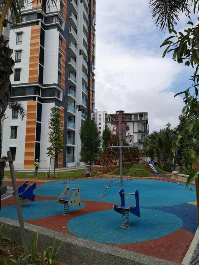 Timurbay Studio Apartment Facing Beautiful Beach Kuantan Exterior foto